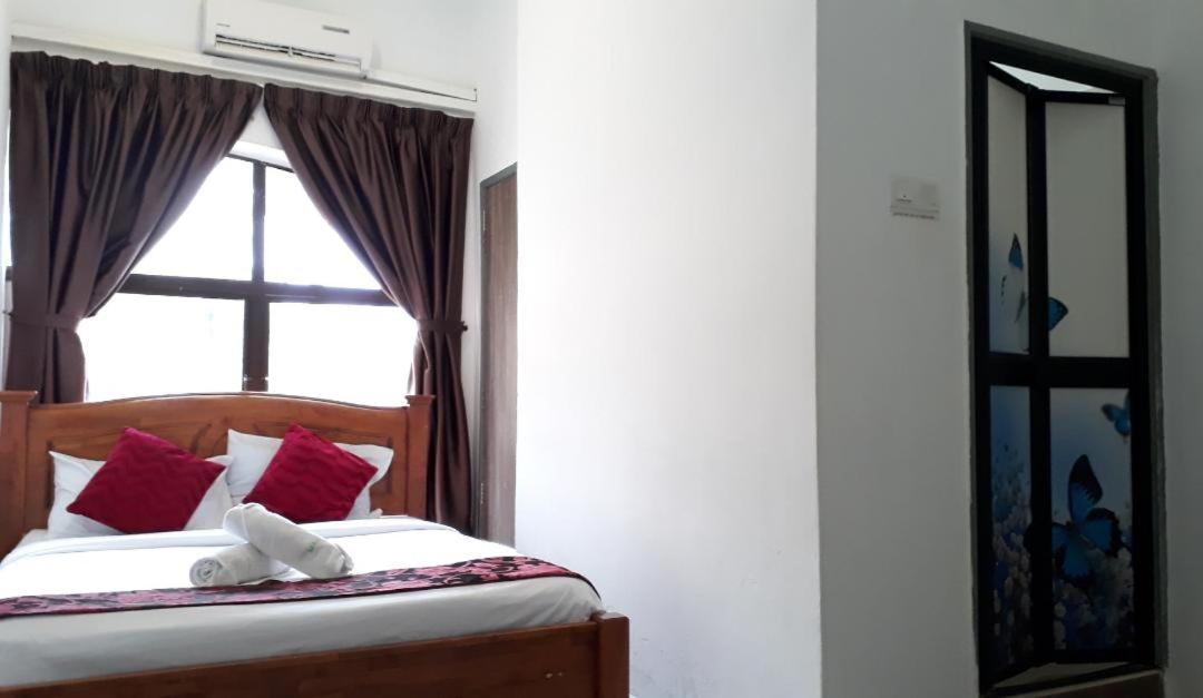 Max Ferringhi Hotel Batu Feringgi Exterior foto