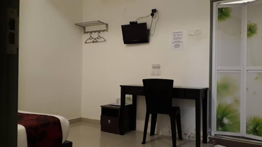 Max Ferringhi Hotel Batu Feringgi Exterior foto